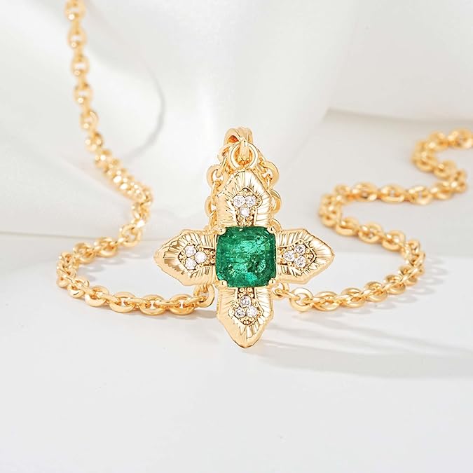 LOYATA Layered Gold Necklace for Women，14K Gold Plated Cubic Zirconia Diamond Necklaces for Women Emerald Green Pendant Necklace Choker Dainty Charm Gold Pendant Necklace for Women Jewelry